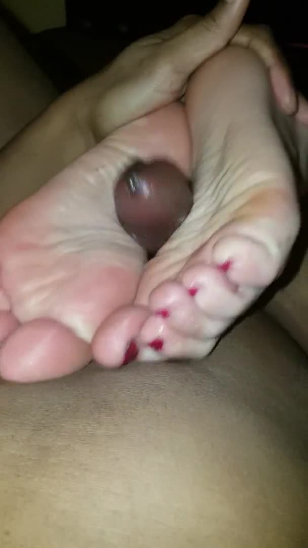 608px x 1080px - Wife getting her sensitive white feet dicked by a BBC in POV - Feet9